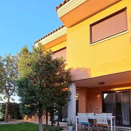 הוילה Aldeamayor de San Martin La Casa Del Cipres מראה חיצוני תמונה