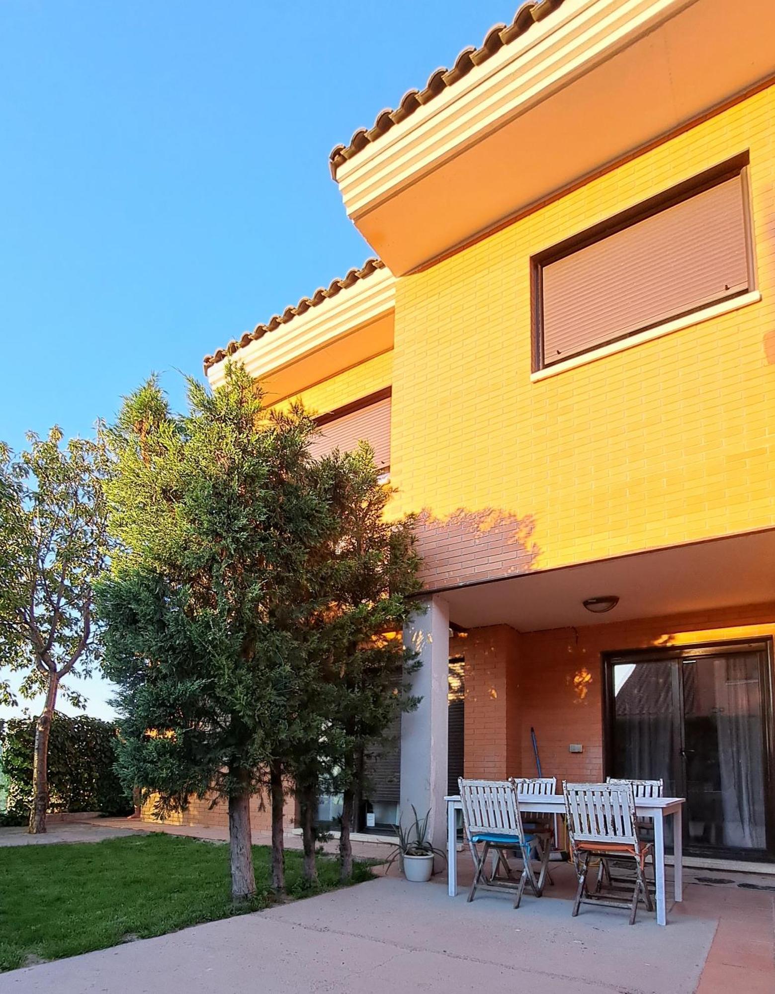הוילה Aldeamayor de San Martin La Casa Del Cipres מראה חיצוני תמונה