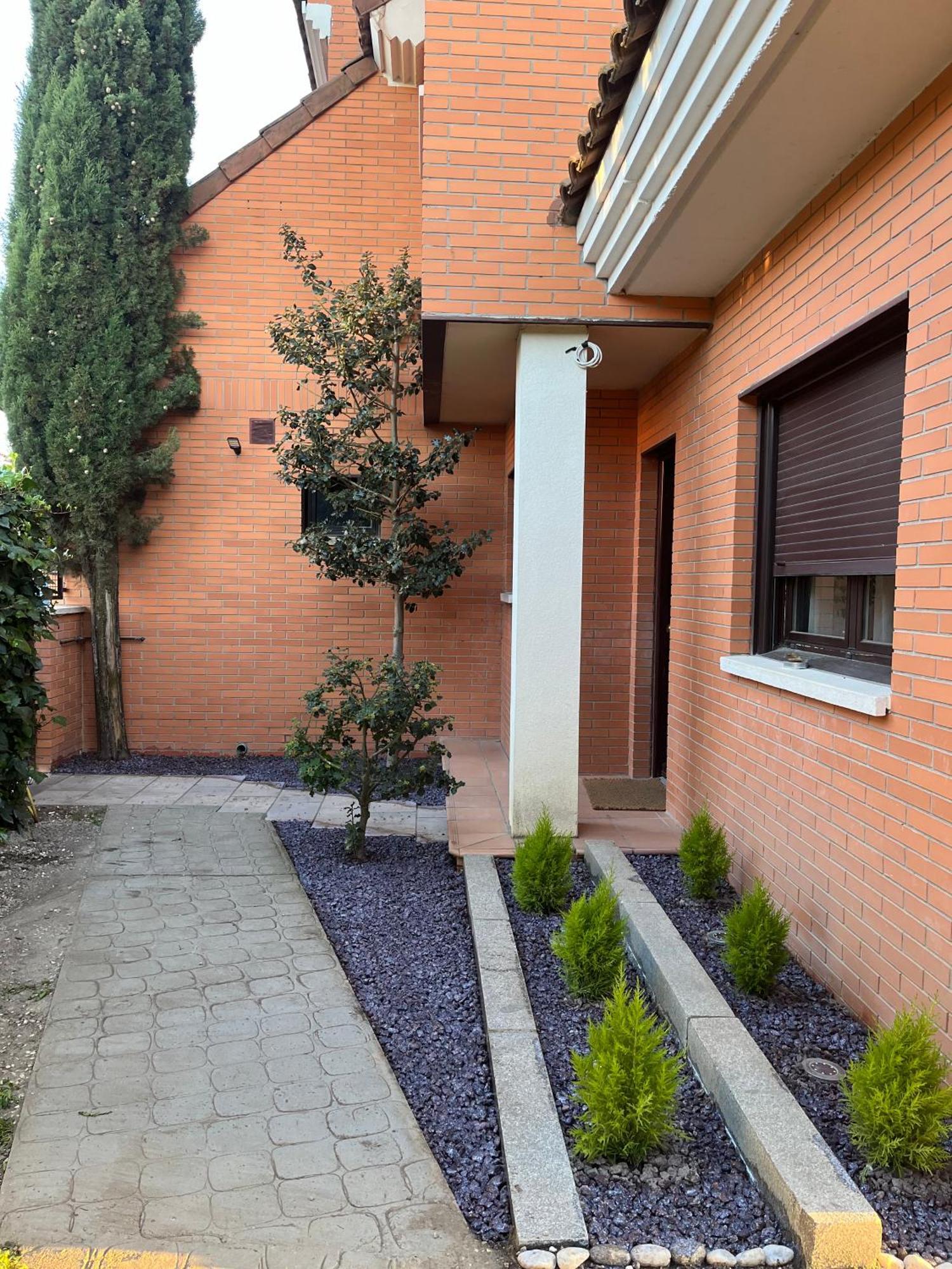הוילה Aldeamayor de San Martin La Casa Del Cipres מראה חיצוני תמונה